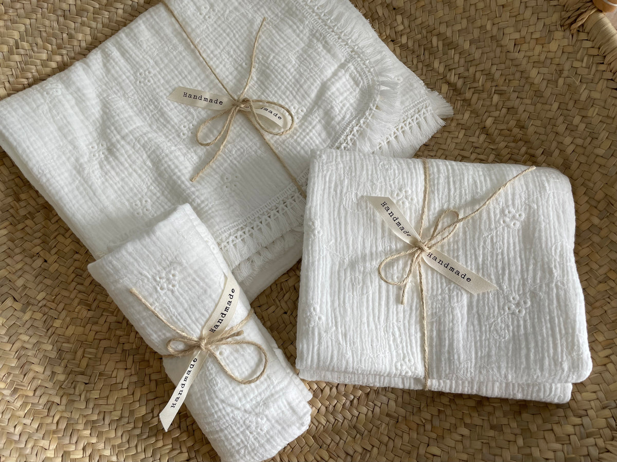 Hydrofiele doek, Swaddle witte broderie kant