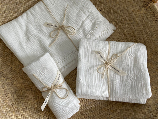Hydrofiele doek, Swaddle witte broderie kant