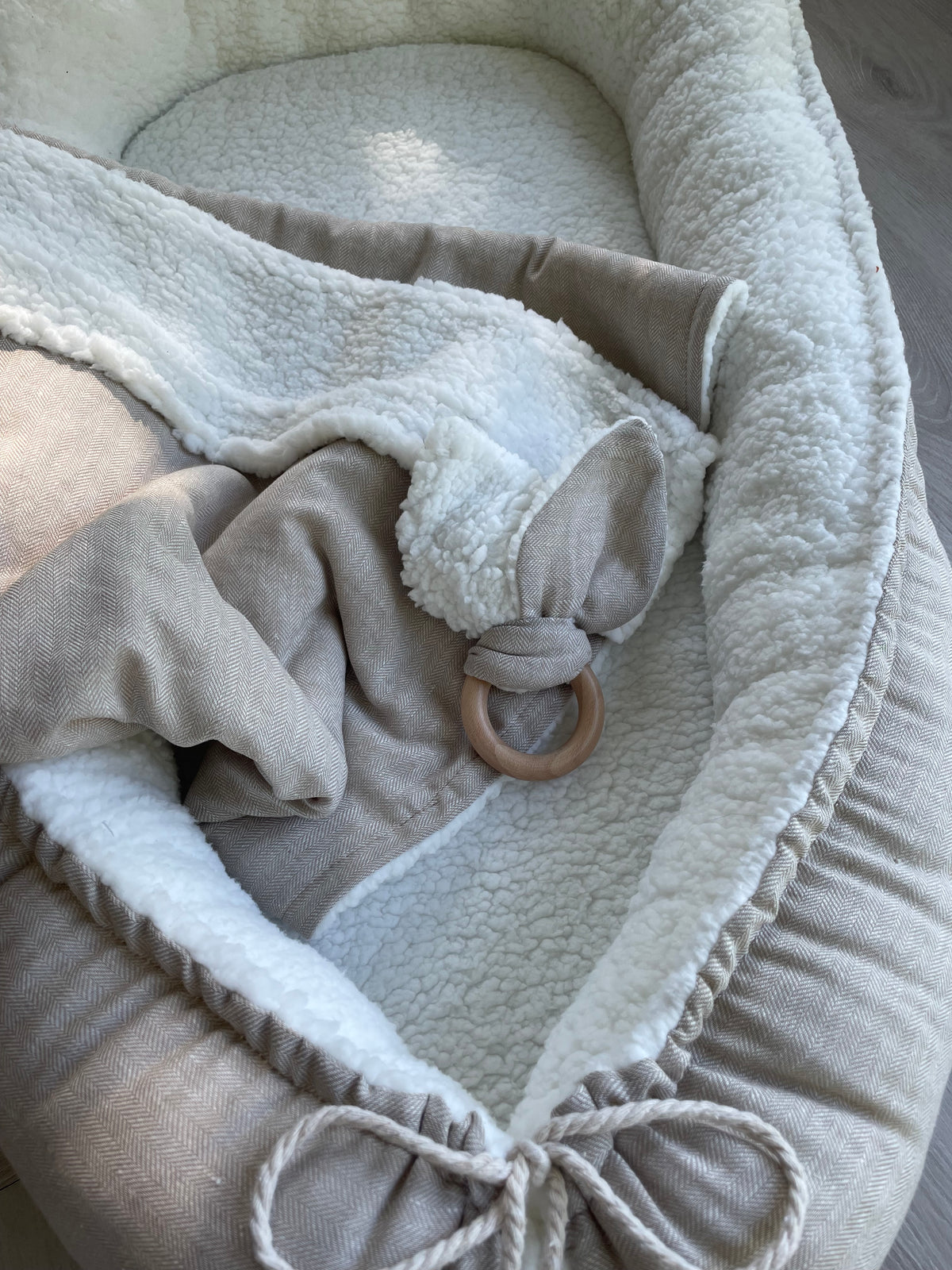 Babynestje linnen visgraat beige