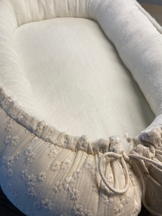 Babynestje Embroidery bamboe
