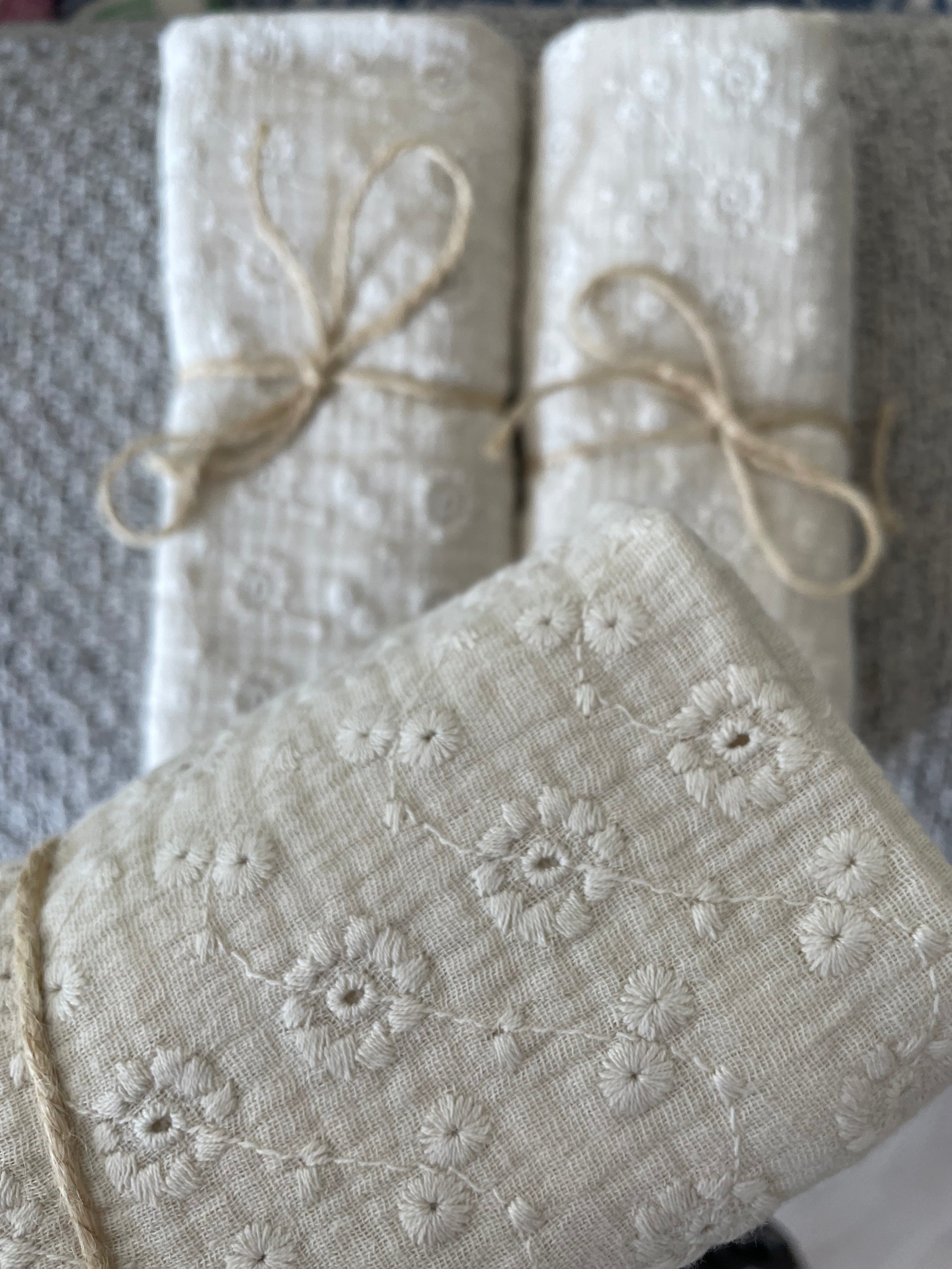 Hydrofiele doek, Swaddle naturel geborduurd