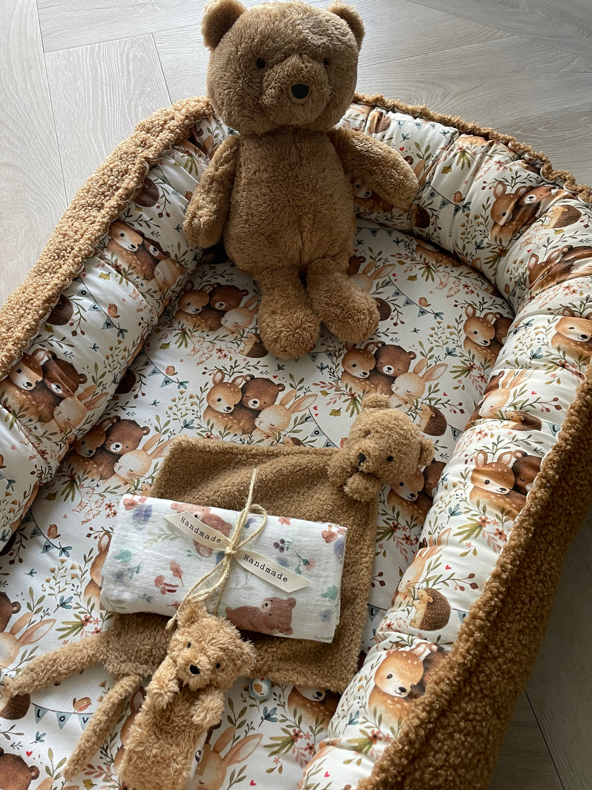 Babynestje brave bear bouclé