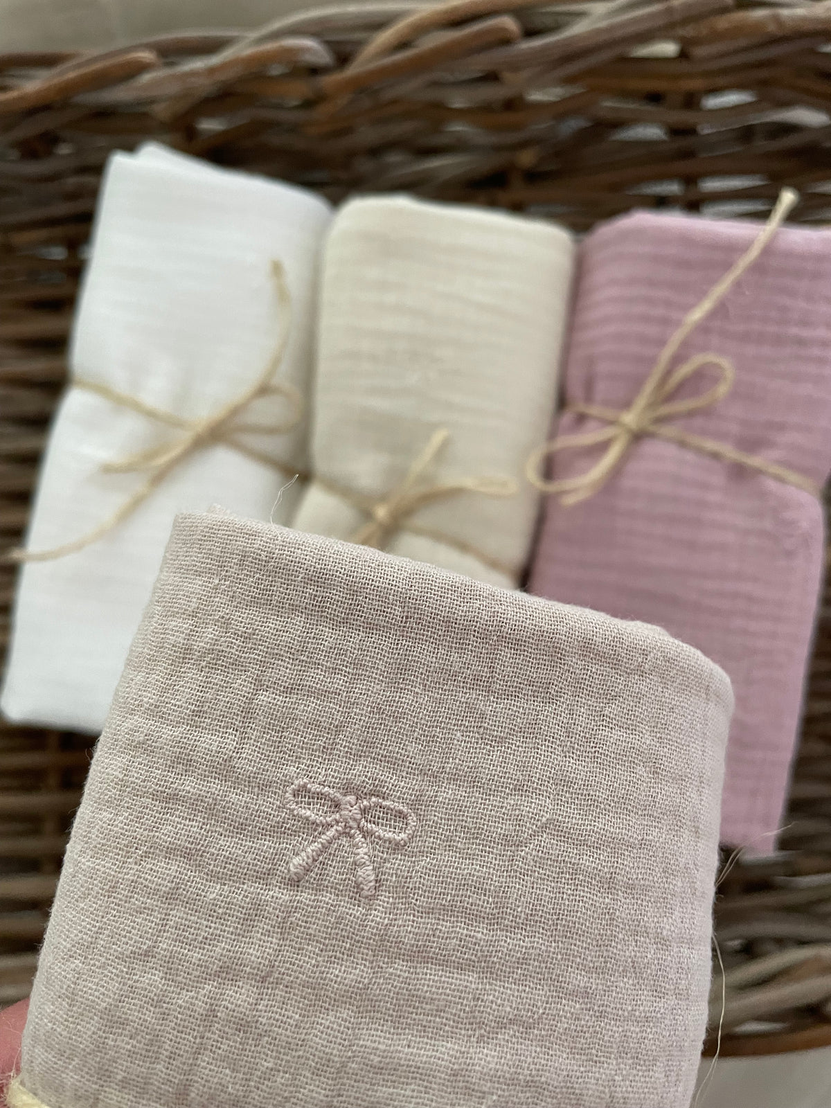 Hydrofiele doek, Swaddle geborduurde strikjes zand