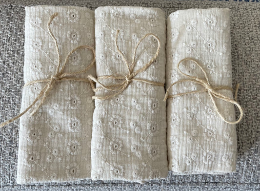 Hydrofiele doek, Swaddle naturel geborduurd
