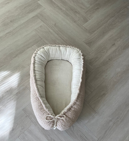 Babynestje bouclé zand