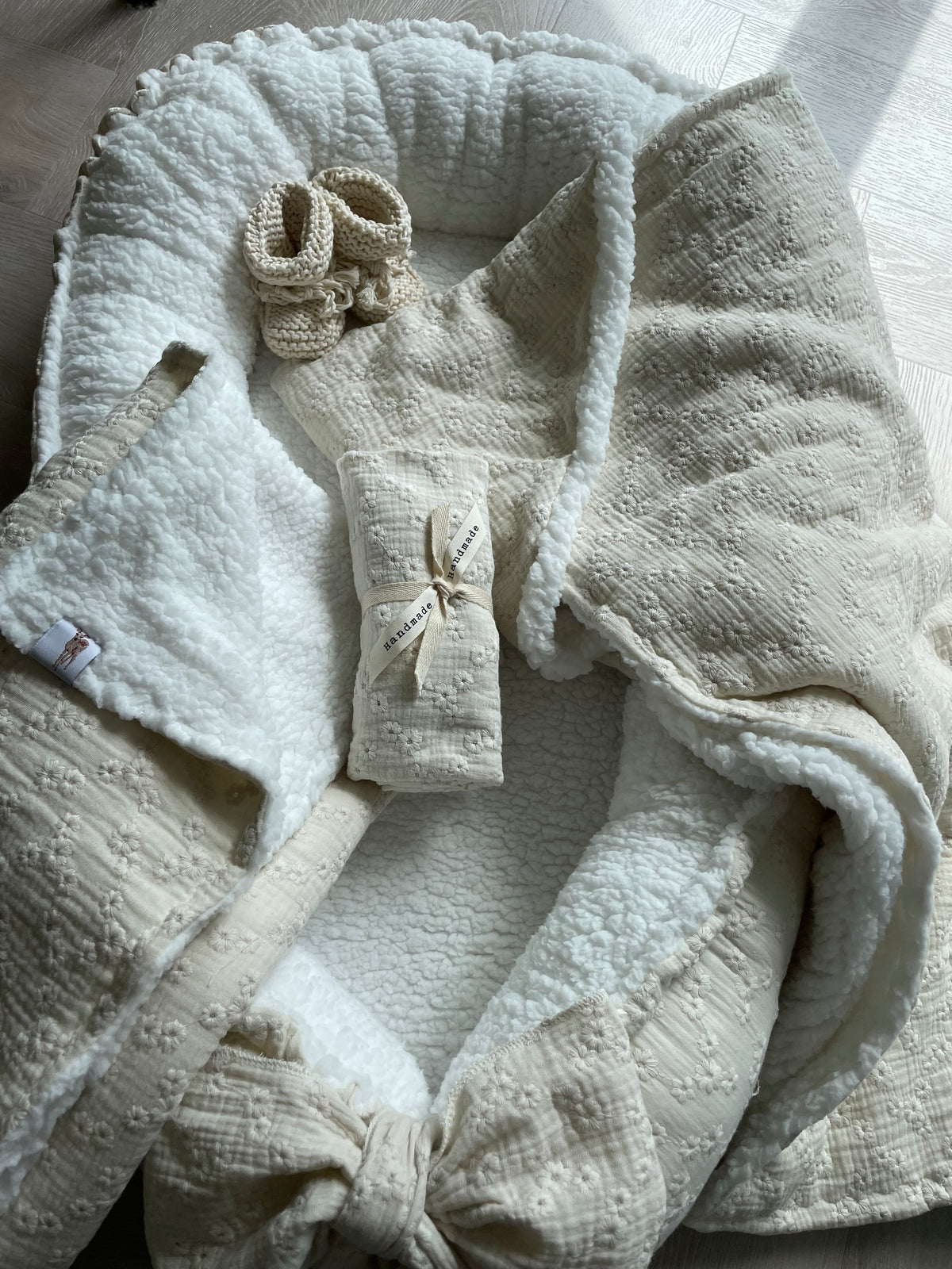 Omslagdoek witte teddy Embroidery