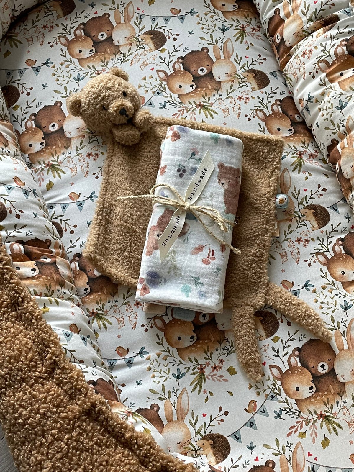 Babynestje brave bear bouclé