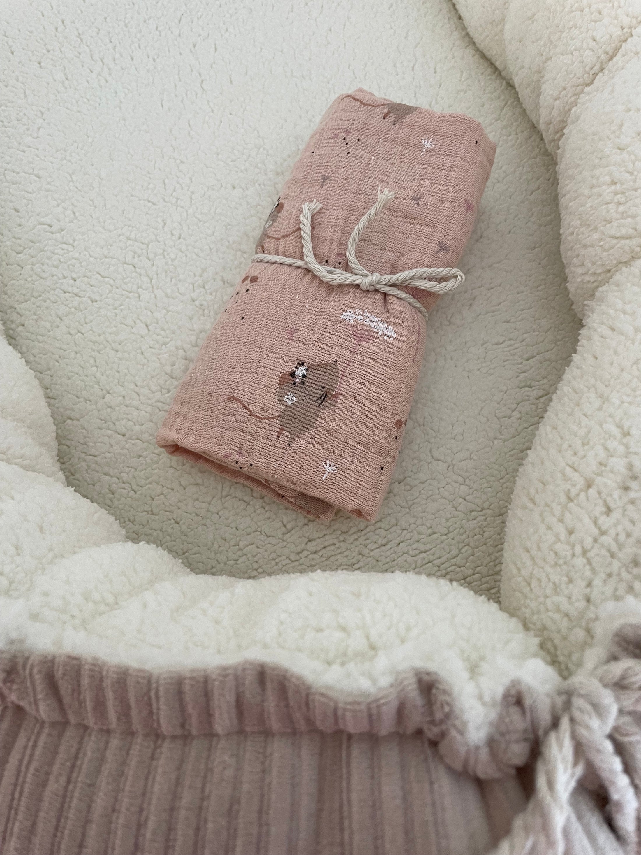 Hydrofiele doek, Swaddle muis met pluisbloem