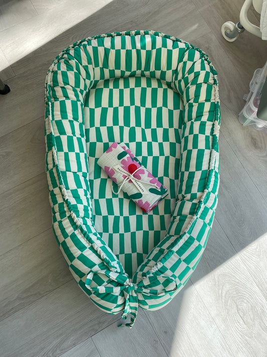 Babynestje funky green