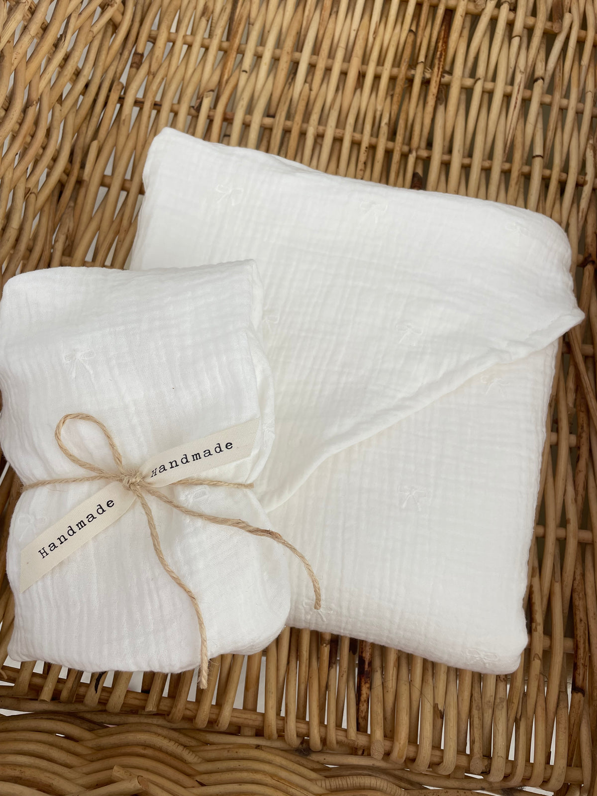 Hydrofiele doek, Swaddle geborduurde strikjes gebroken wit