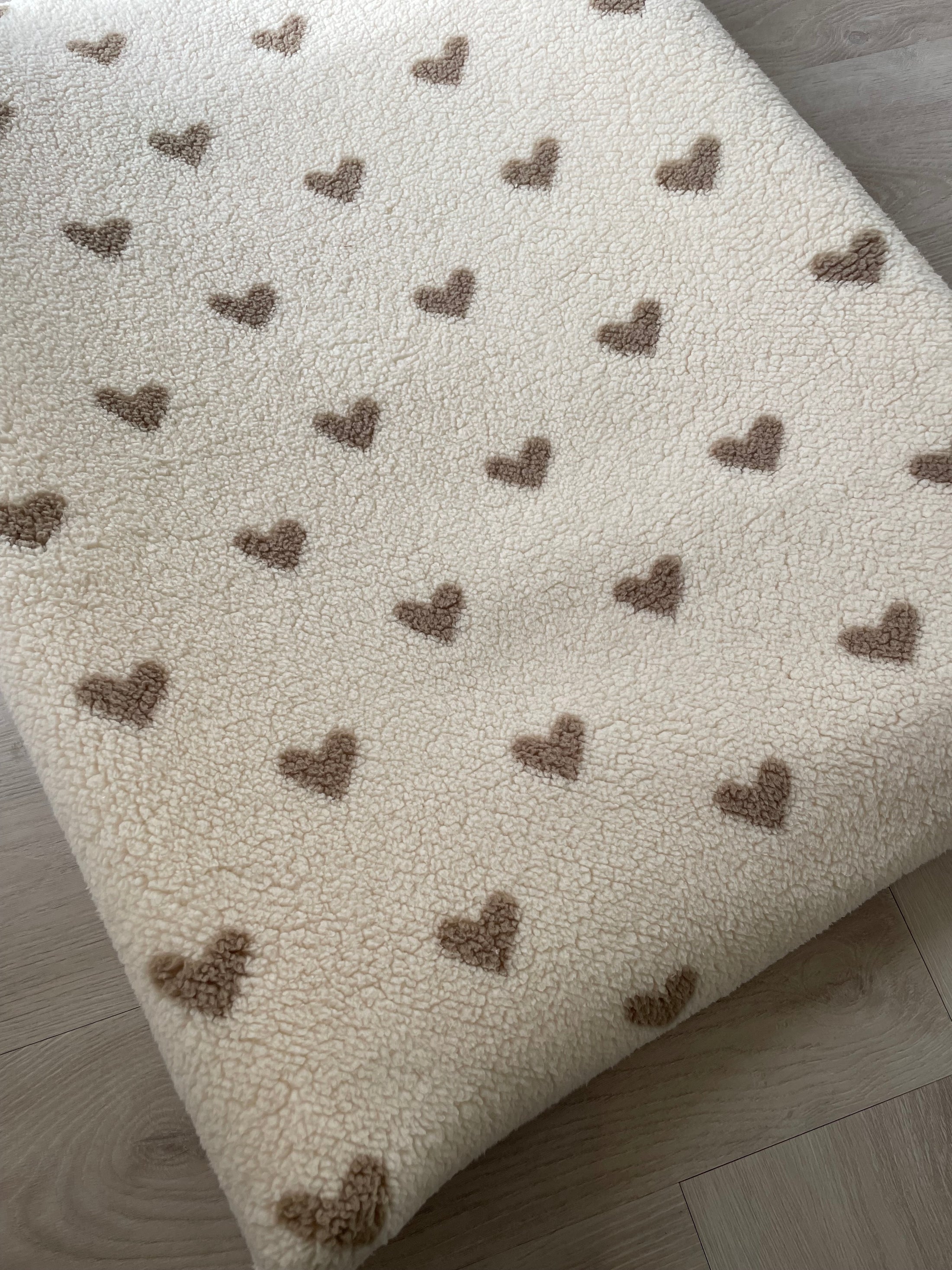 Hoeslaken teddy hartjes