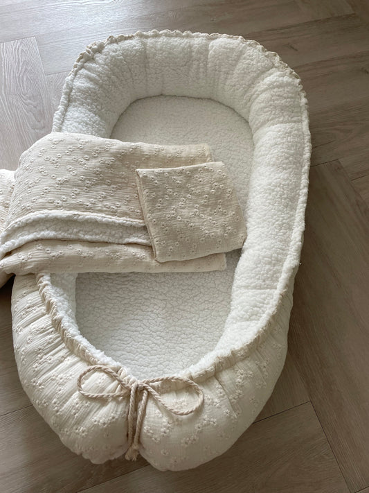 Babynestje teddy Embroidery wit
