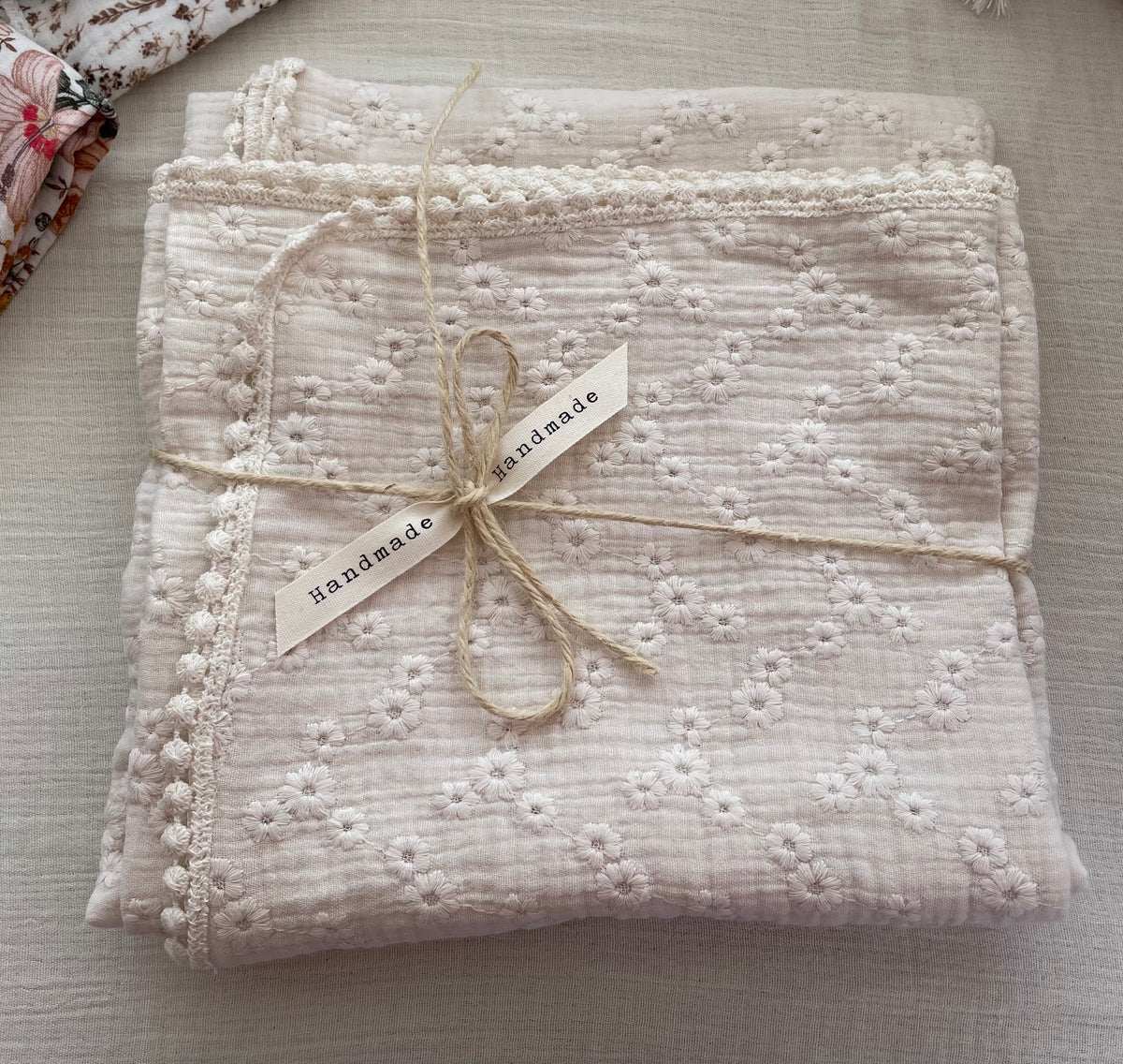 Hydrofiele doek, Swaddle embroidery kant