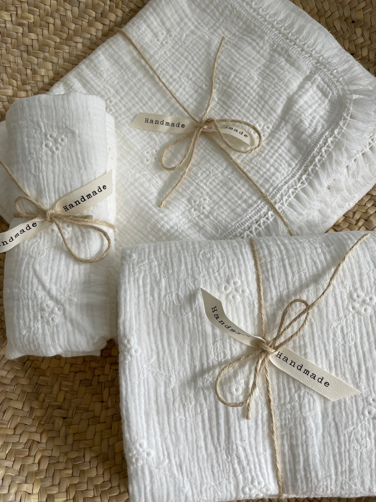 Hydrofiele doek, Swaddle witte broderie kant