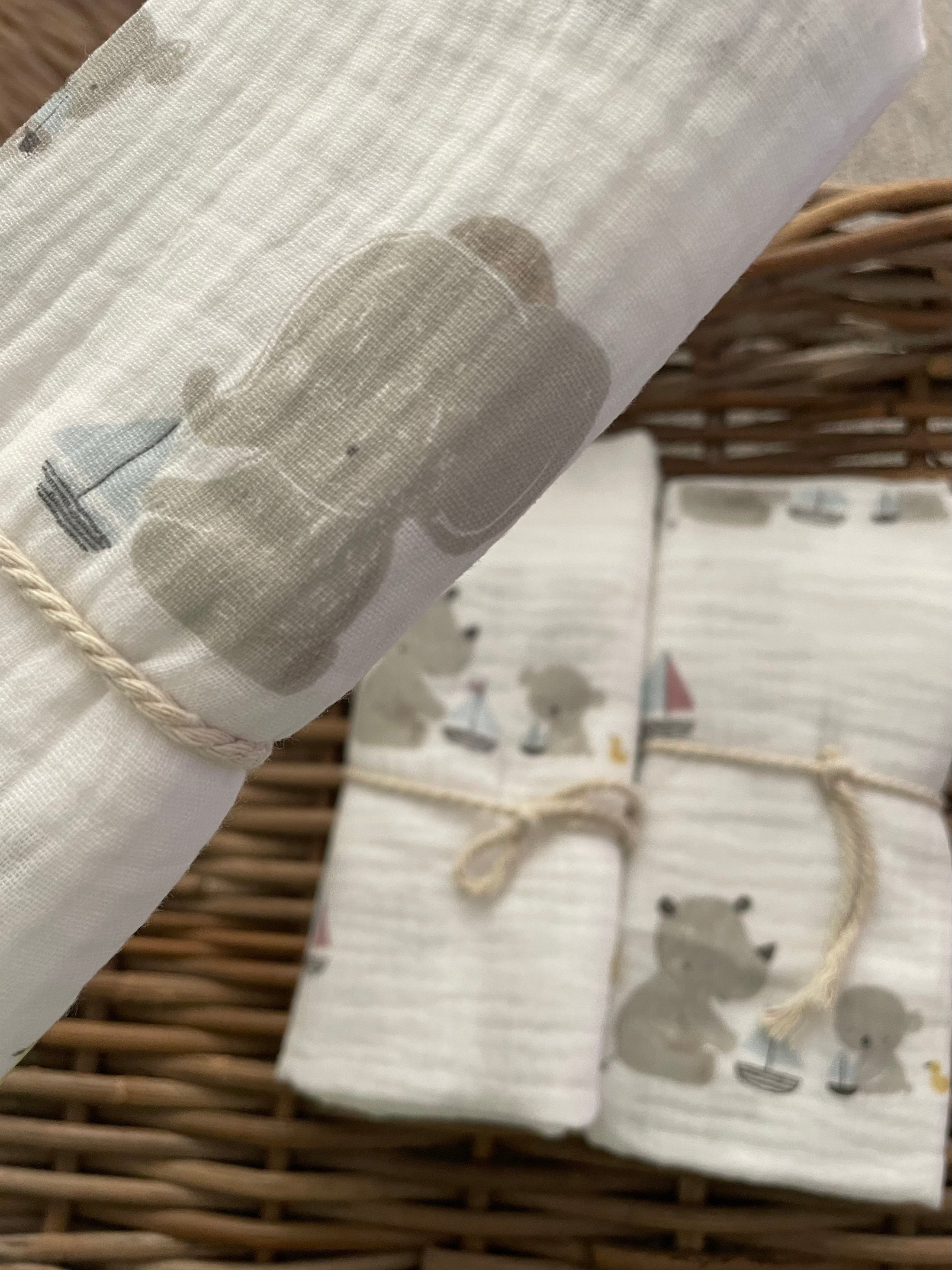 Hydrofiele doek, Swaddle waterpret
