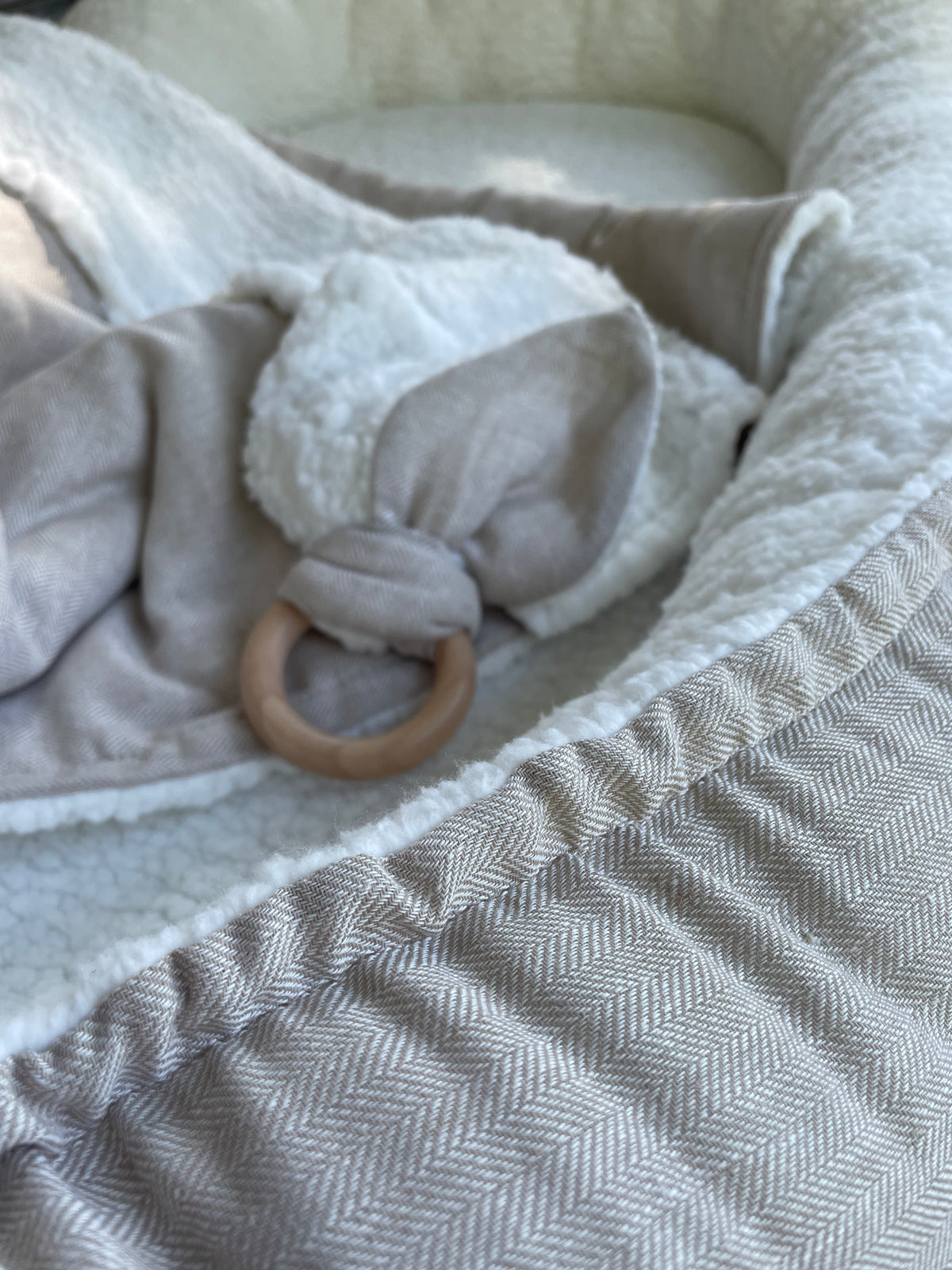 Babynestje linnen visgraat beige