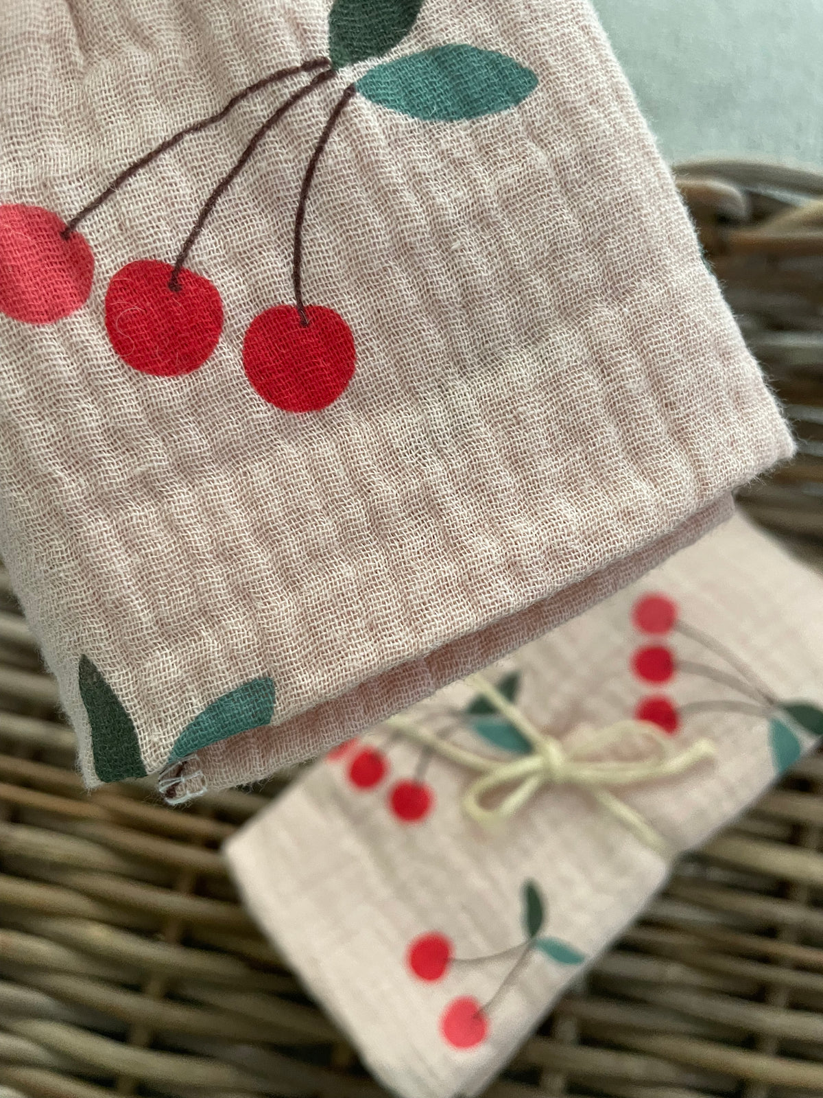 Hydrofiele doek, Swaddle cherries