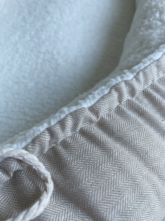 Babynestje linnen visgraat beige