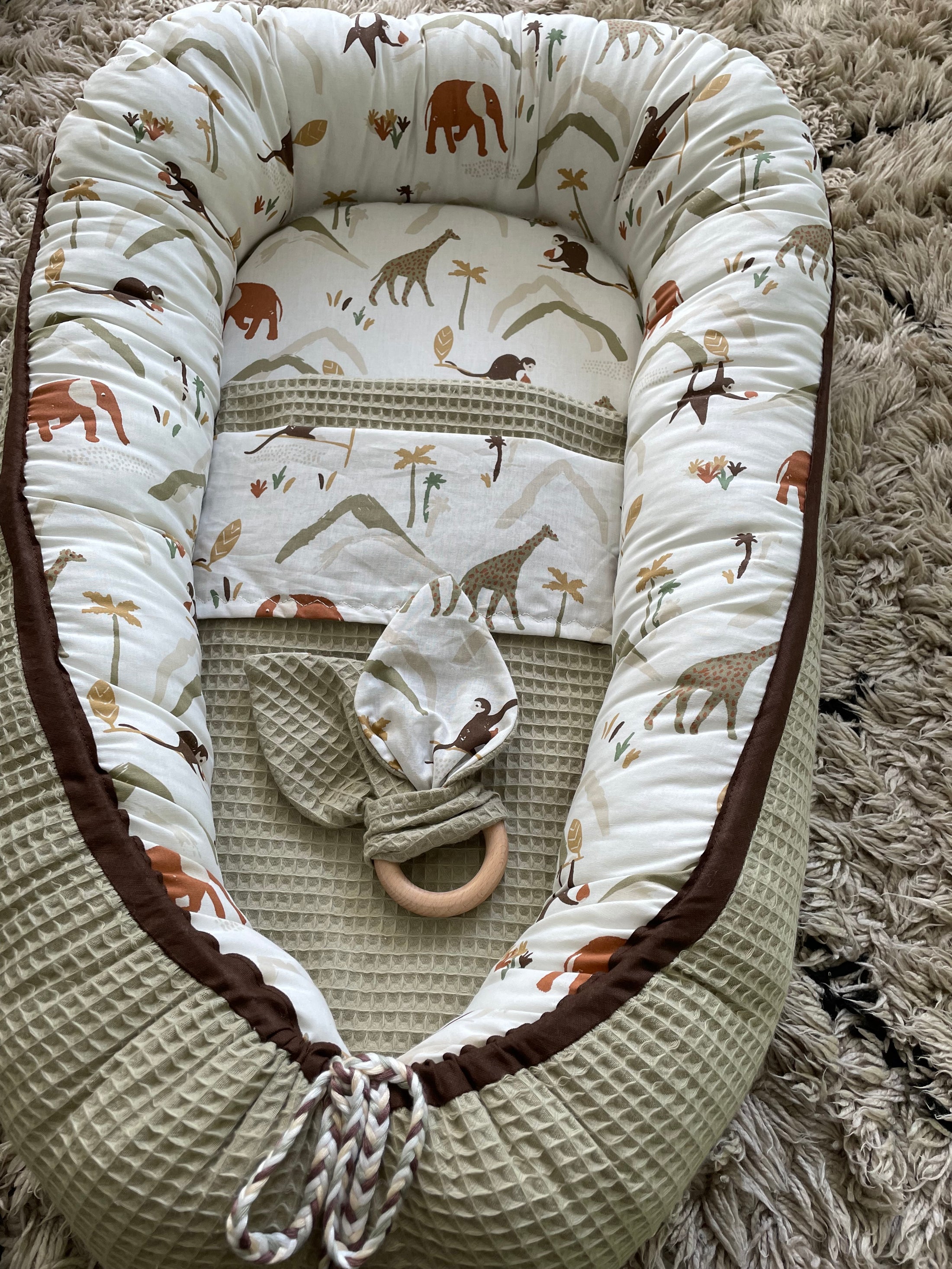 Babynestje olijf jungle