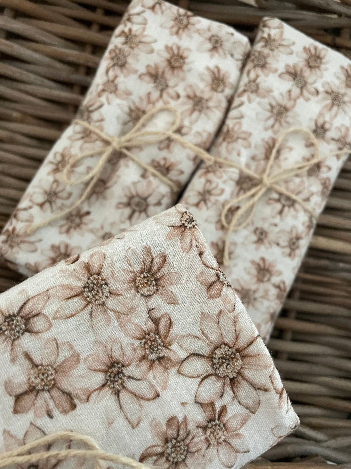 Hydrofiele doek, Swaddle beige bloemen