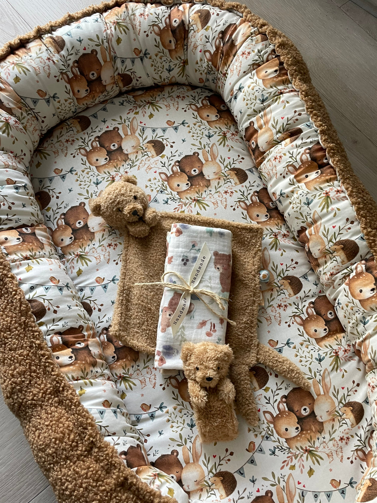 Babynestje brave bear bouclé