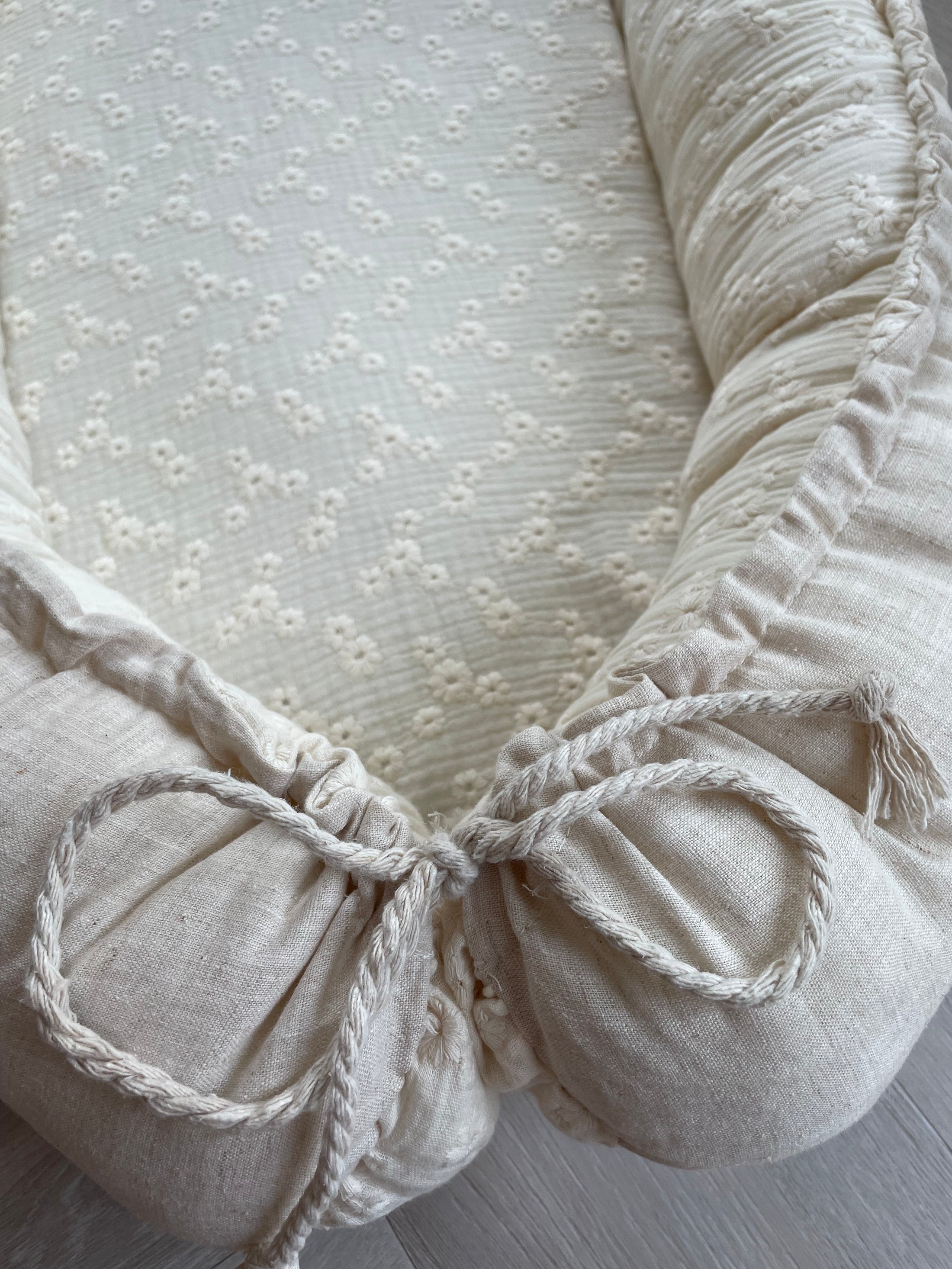 Babynestje Embroidery linnen