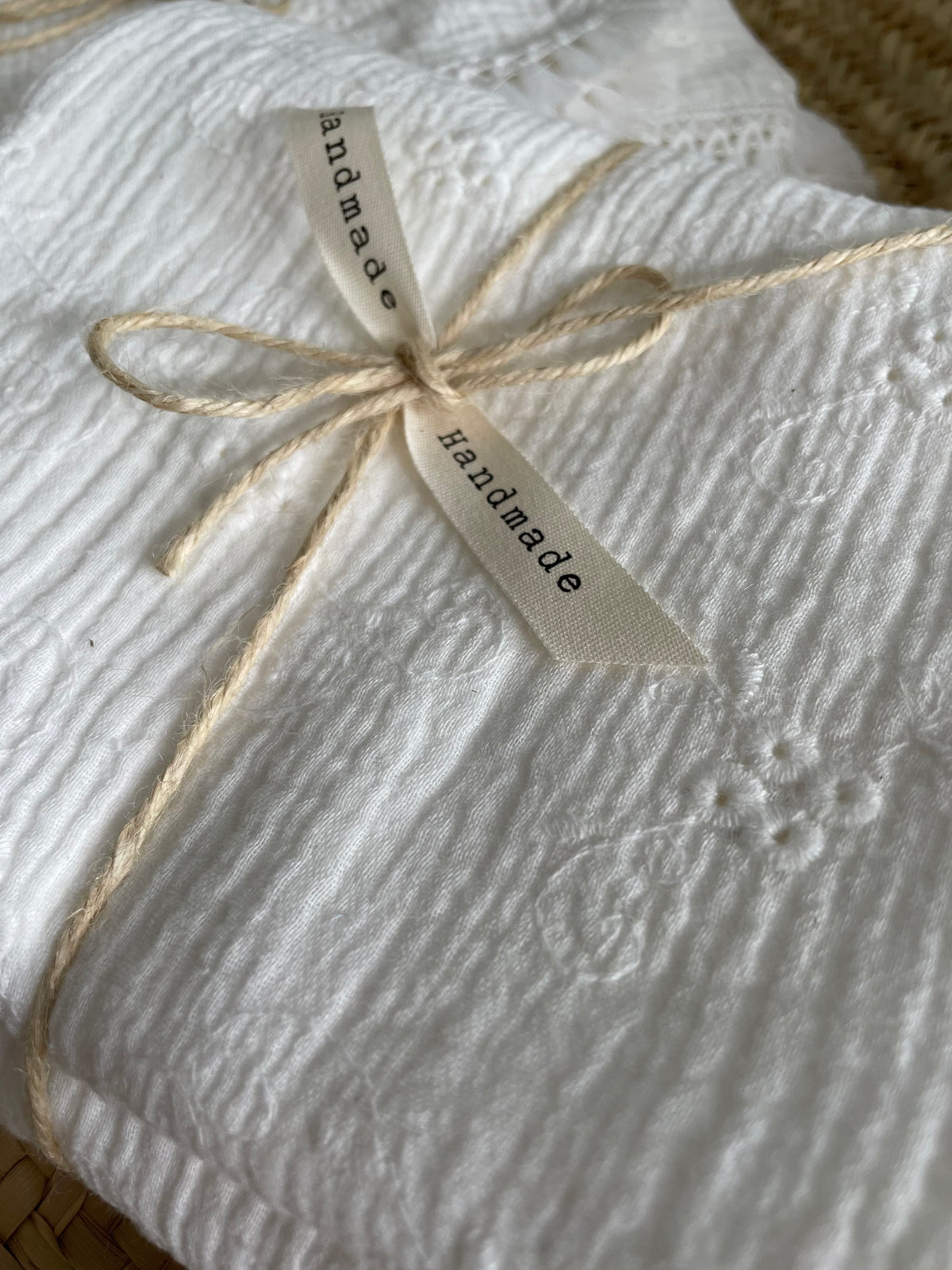 Hydrofiele doek, Swaddle witte broderie kant