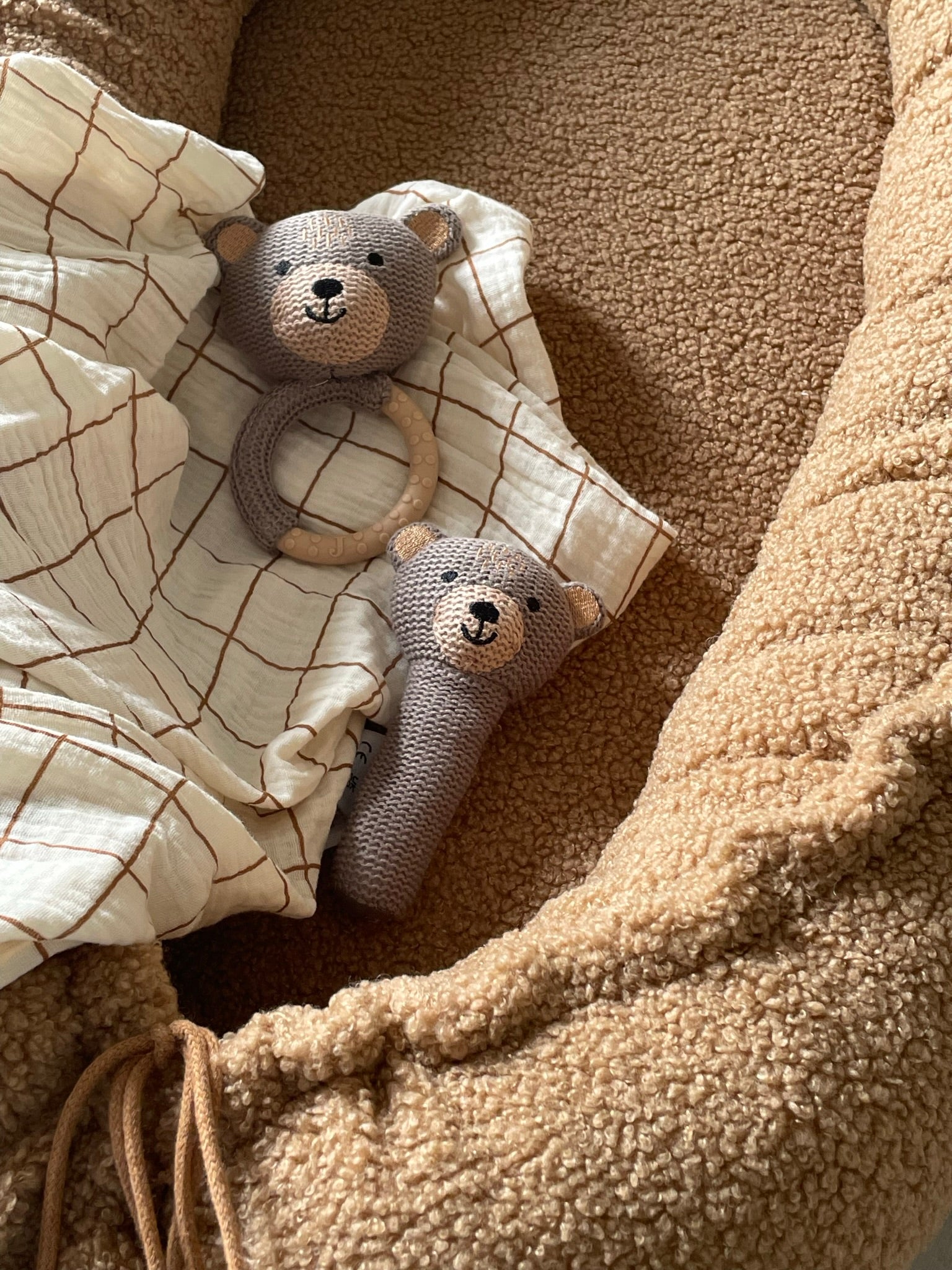 Babynestje teddy bouclé beer