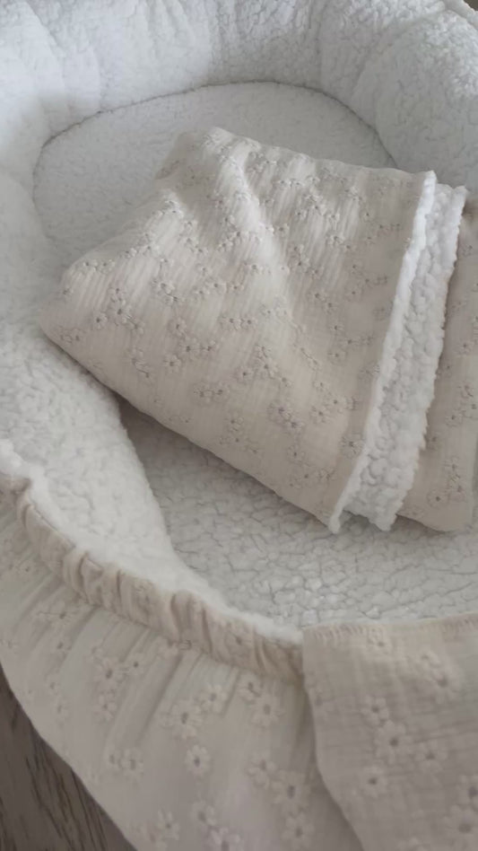 Babynestje teddy Embroidery wit